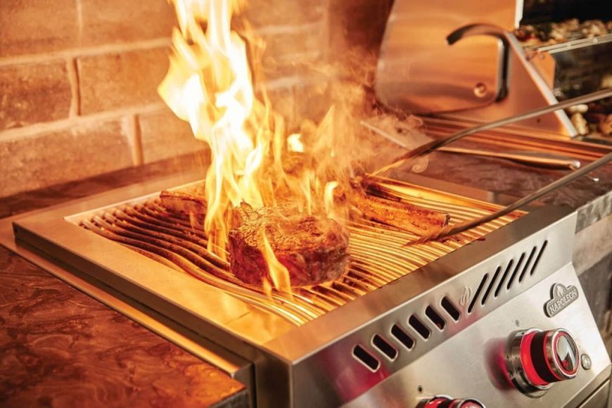 Двойная инфракрасная горелка SIZZLE ZONE Napoleon 700 Series для встраивания с освещением регуляторов и крышкой из нержавеющей стали BIB18IRPSS фото